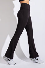 Cargar imagen en el visor de la galería, Andrea Leggings

