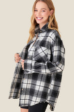 Cargar imagen en el visor de la galería, Nova Plaid Top
