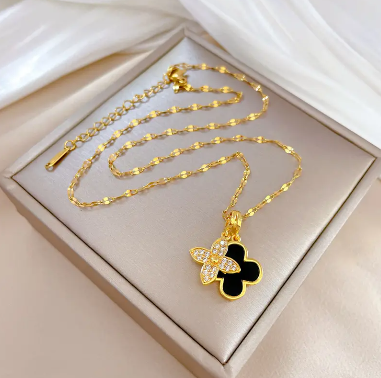Elegant Clover Leaf Necklace Style CR01