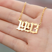 Cargar imagen en el visor de la galería, Custom Year Number Necklace Style ER43
