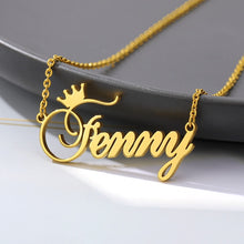 Cargar imagen en el visor de la galería, Custom Crown Name Necklace Style ER33
