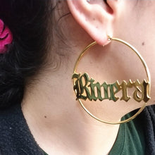 Cargar imagen en el visor de la galería, Custom Name Earrings Style ER13
