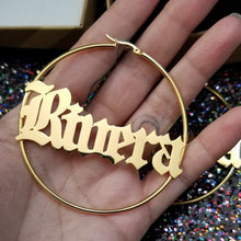 Cargar imagen en el visor de la galería, Custom Name Earrings Style ER13
