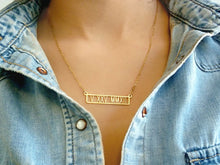 Load image into Gallery viewer, Custom Name Necklace Style ER41
