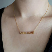 Load image into Gallery viewer, Custom Name Necklace Style ER41
